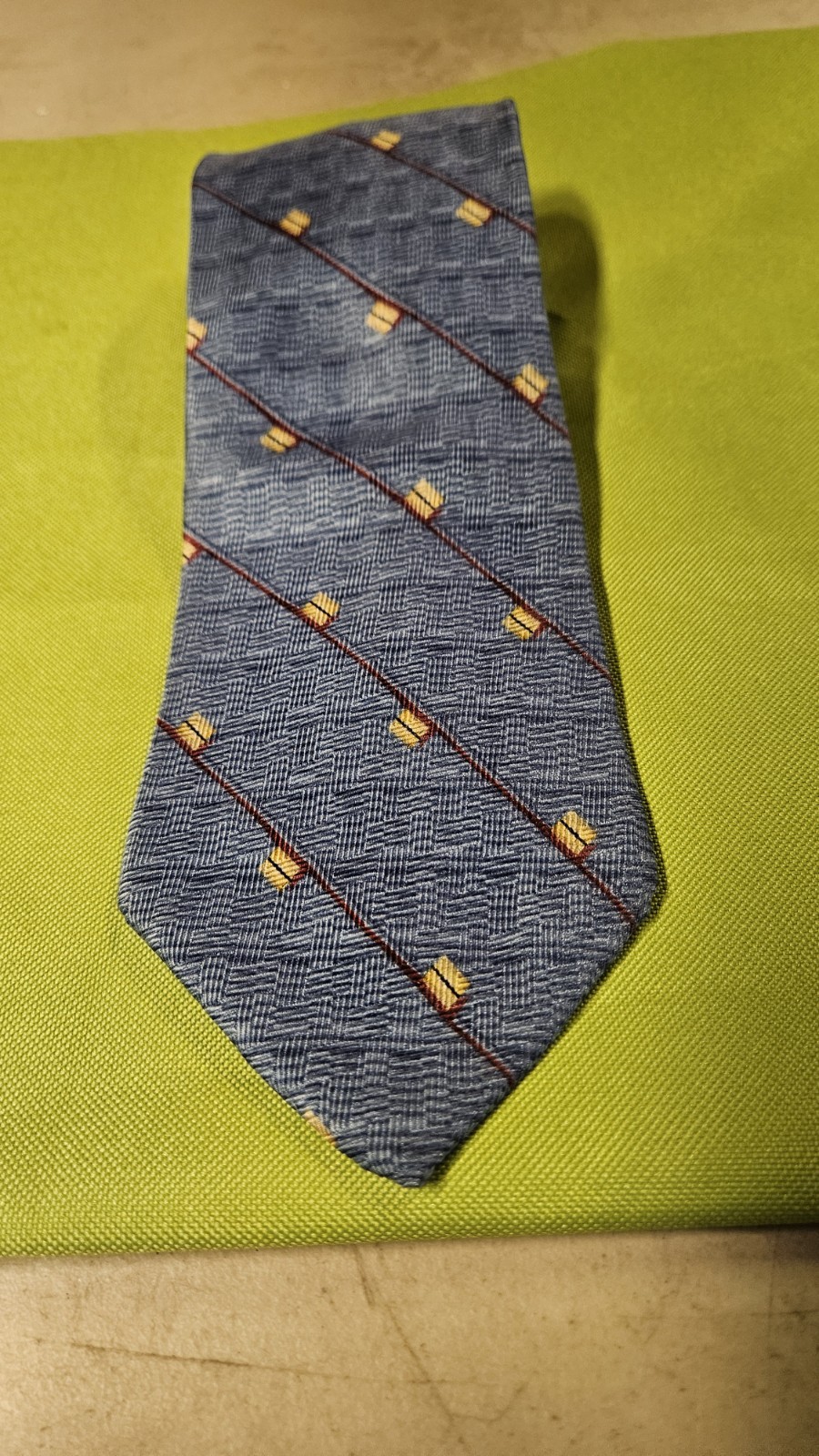 Picture 1 of 4