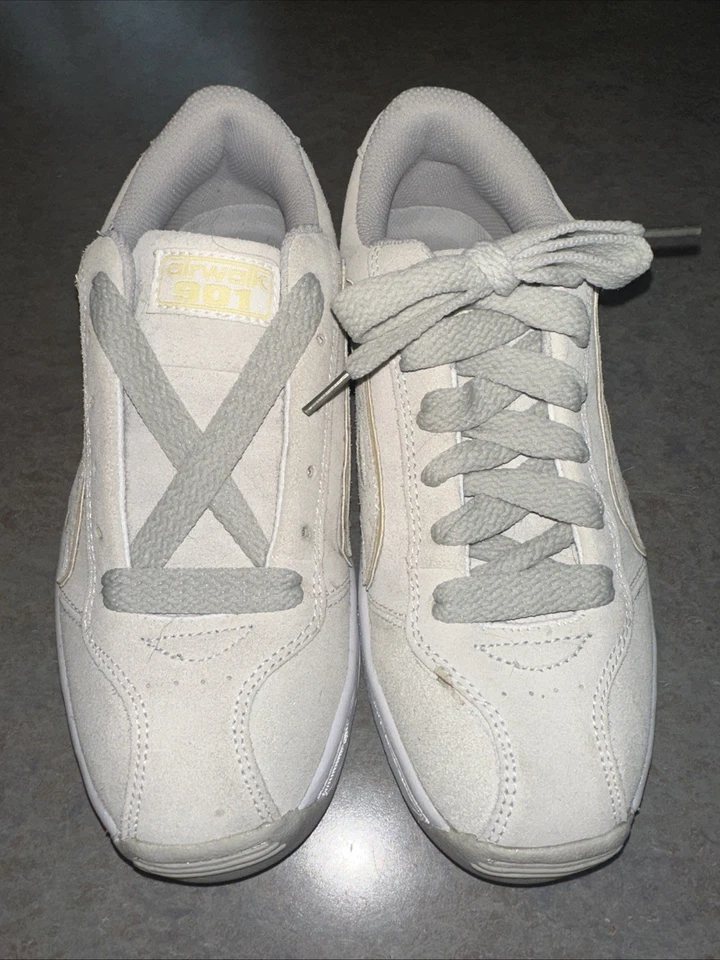 Zapato de Skateboard DE COLECCIÓN AIRWALK 901 CLÁSICO para Mujer Gamuza Crema Talla 7 RARO Y2K Furgonetas Foto 2 de 4