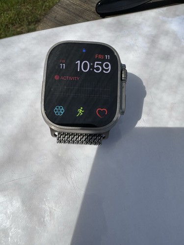 Apple Watch Ultra 49MM Titane (GPS + Cellulaire) A2622 - 1ère génération - Photo 7 sur 10