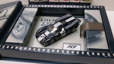 Fly Car Model - Lola T70 MKIIIB mit Katalog (S2003) - Special Edition - NEU - Bild 1 von 4