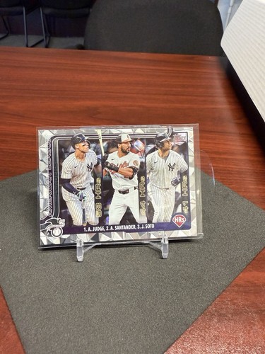 2025 Topps Series 1 #79 AL Home Run Leaders Diamante Foil Judge Santander Soto 1 - Picture 1 of 3