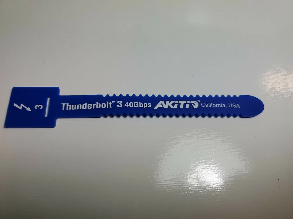 AKiTiO Thunder3 Quad - Cables Organizer - Image 3 of 3