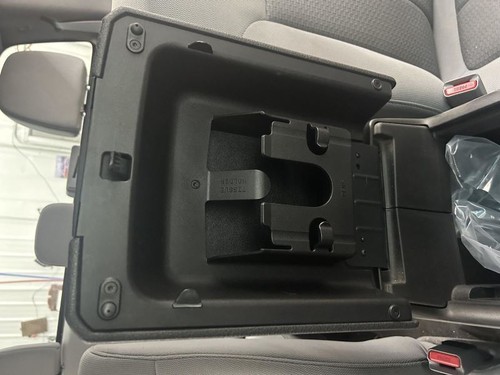 2014 FORD F150 Armrest - Picture 2 of 12