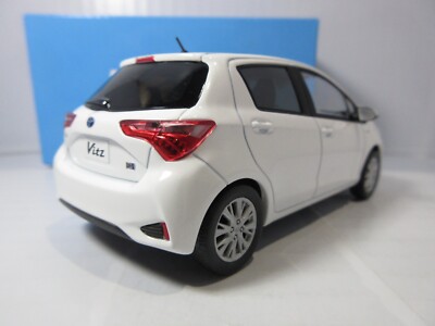 トヨタ YARIS ホワイト 新品未開封 1/30スケール 楽天市場】トヨタ特注 1/30 トヨタ ヤリスミニカー ＜070