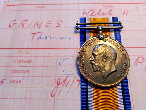 BRITISCHE SILBER-KRIEGSMEDAILLE/ABZEICHEN 1. WELTKRIEG PTE GRIMES, WALISISCHER R. GALLIPOLI STARB AN VERWUNDEN