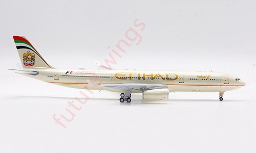 Modelo de avión 1:200 InFlight200 Etihad Airways A330-300 A6-AFC F1 con soporte - Imagen 5 de 15