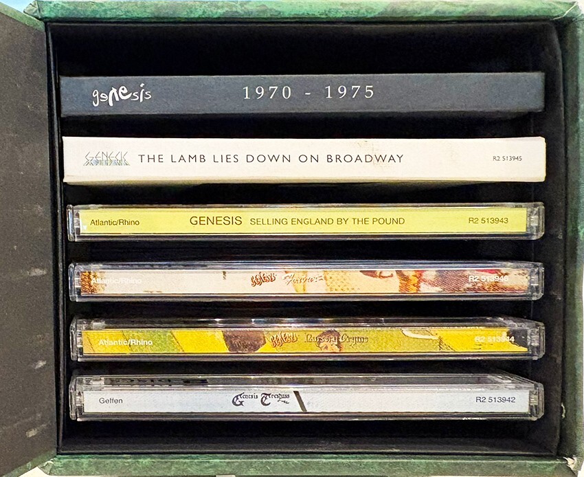 ジェネシス1970 - 1975 CD/SACD + DVD-A5タイトルセット 250px-Genesis1970-1975.JPG