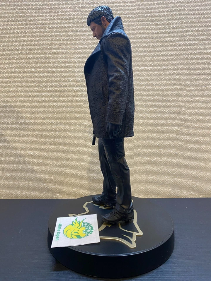 Resident Evil 8 Village Collector's Chris Redfield Statue Figure Toy BIOHAZARD - Image 4 of 4