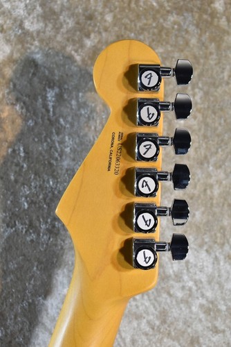 Fender American Ultra Stratocaster Maple Fingerboard Electric Guitar Texas Tea - Picture 8 of 9