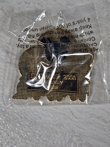 DISNEY TOYS FOR TOTS 2006 FIREMAN BABY MICKEY PIN New Unopened - Picture 2 of 2