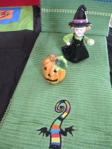 Halloween witch & Pumpkin Salt & Pepper Shakers & 2 new cotton towels 1 apron - Picture 2 of 12