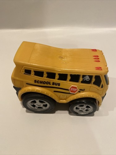 Menge 2 Galaxy Squeezable Pull Back Autos Schulbus Feuerwehrchef - Bild 11 von 12