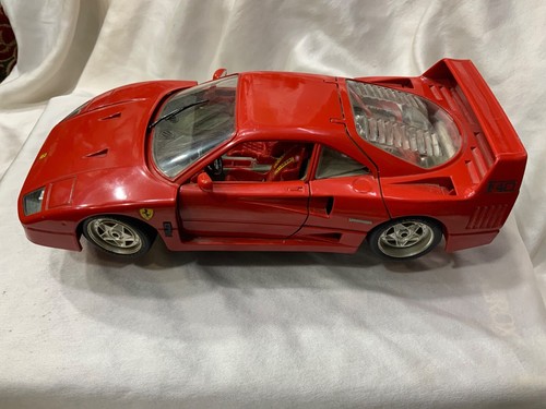 Burago scala 1:18 Ferrari F40 (1987) Italy Formula 1 - Picture 4 of 19