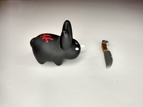 Kozik x Kidrobot Mini Smorkin Labbit Now With Fried Chicken 1.5" BLOODY BACKSTAB - Picture 4 of 7
