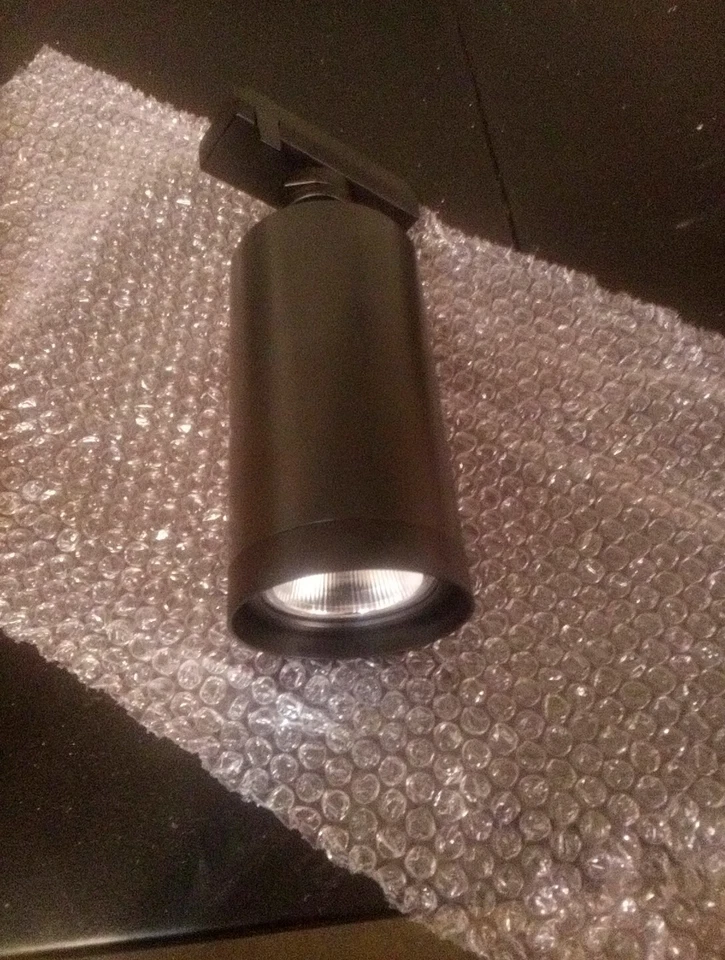 A-Light R612L Juno Trac-Lites 37W LED cilindro cabeça de pista 90CRI 30K preto - Imagem 4 de 4