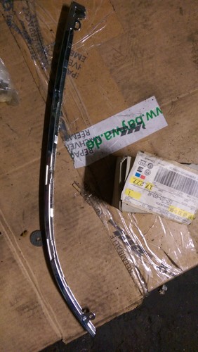 Original VW Audi A6 4B Abdeckung unter Scheinwerfer rechts chrom Stoßstenge vorne - Bild 3 von 3