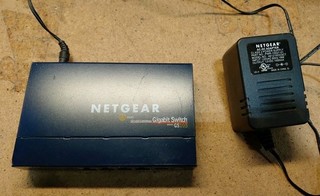 Netgear gs105 switch gigabit 5 porte con alimentatore originale