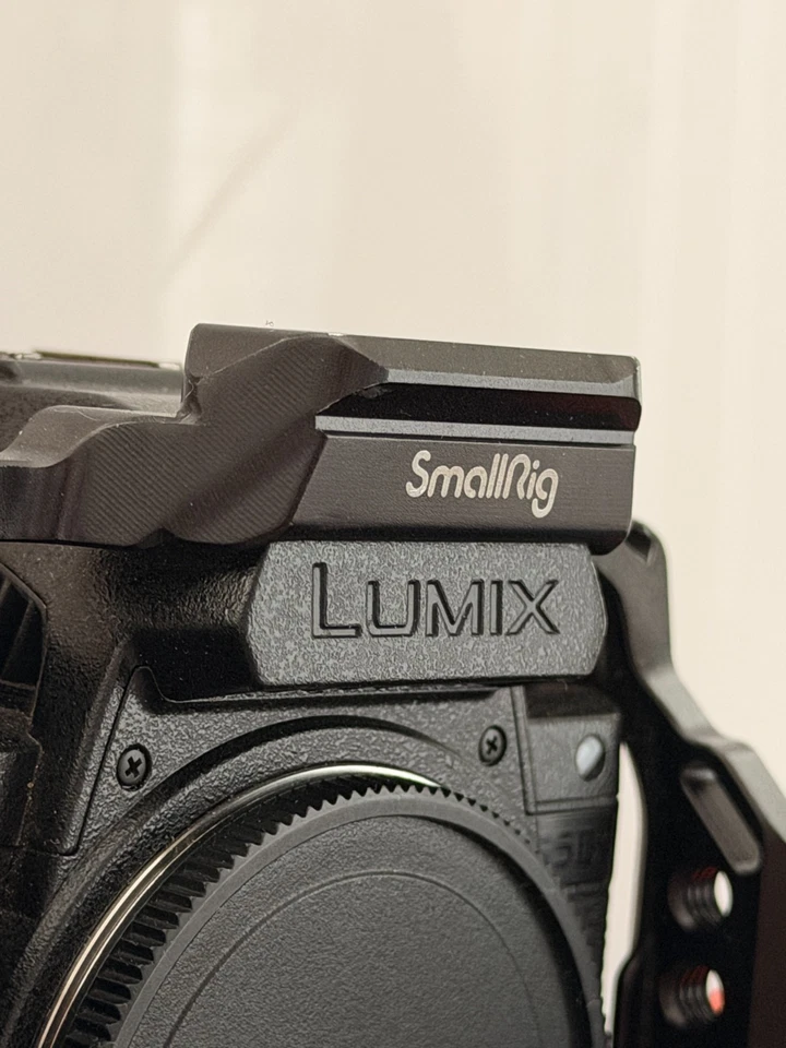 Lumix S5IIX Zubehörpaket mit 20-60mm, 35mm F1.8, Cage & 6 Akkus + Restgarantie, Foto 4 von 5