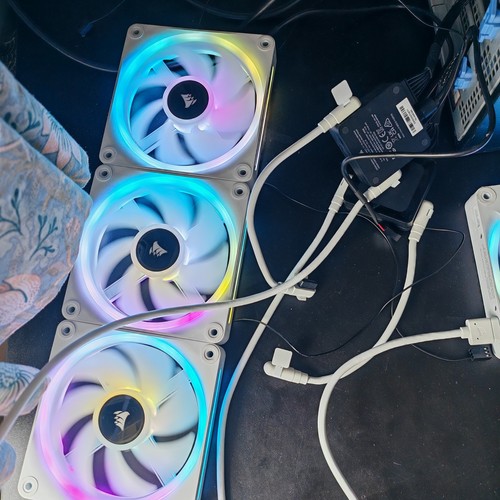 Corsair iCUE LINK QX120 RGB Fans - Triple Fan Kit with iCUE LINK System Hub - Picture 20 of 20