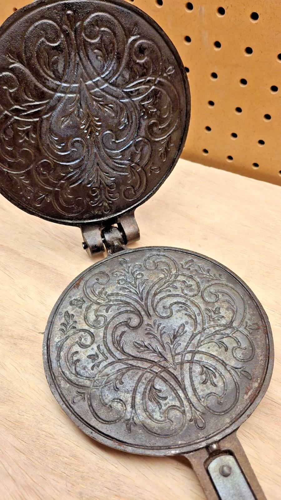Vintage JOTUL Norway Cast Iron Krumkake Pizzelle Maker Norwegian 6"
Opens in a new window or tab