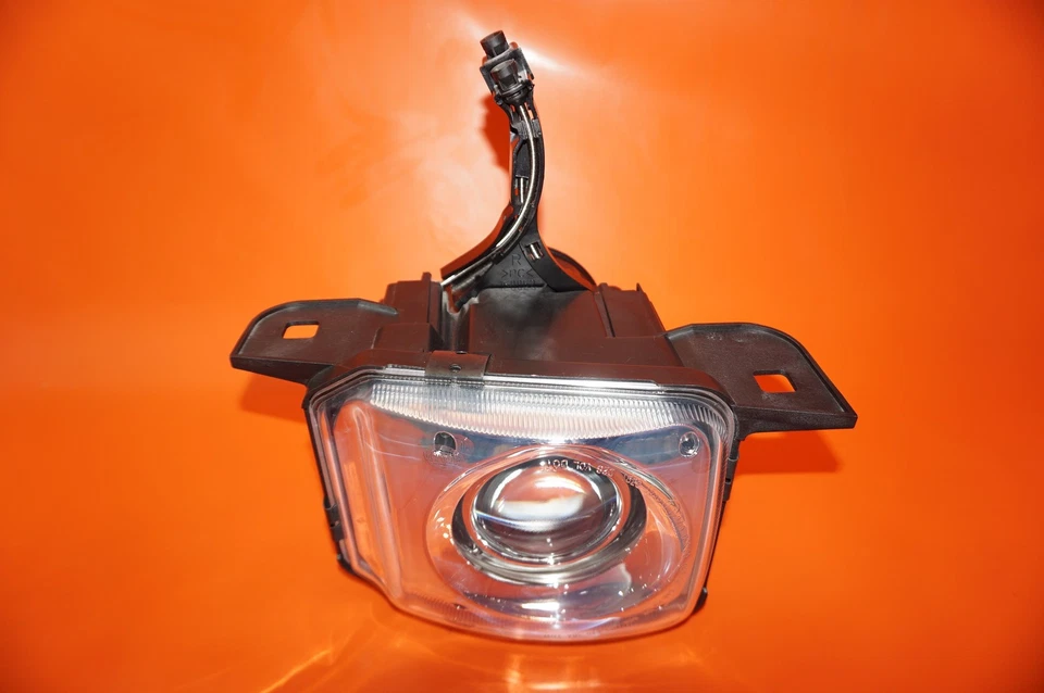 FARO DERECHO ROLLS ROYCE PHANTOM 2007 2008 2009 2010 2011 63120010676 Foto 2 de 4