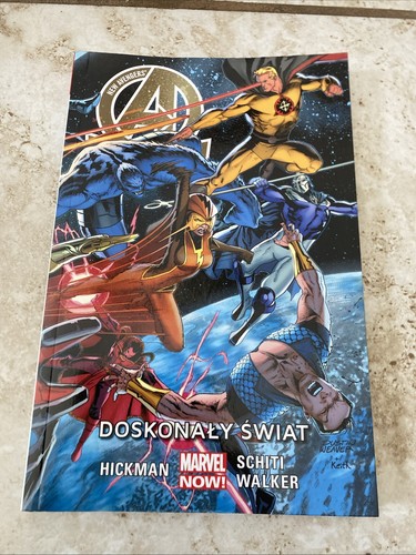Marvel New Avengers: Doskonały Świat A Perfect World Softcover Comic Novel. - Picture 1 of 3