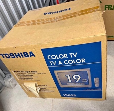 TOSHIBA 19A25 19'' CRT TV Retro Gaming Color Television  W/Remote Brand New