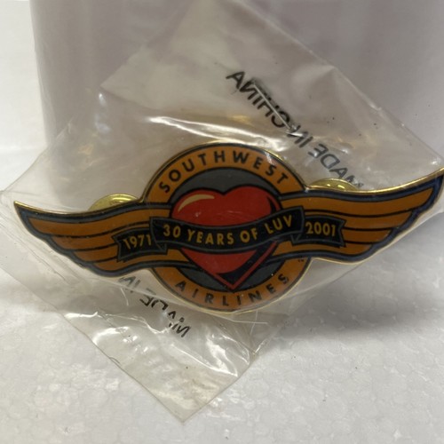 Prendedor de aniversario coleccionable Southwest Airlines 30 años de LUV 1971-2001 - Imagen 3 de 3