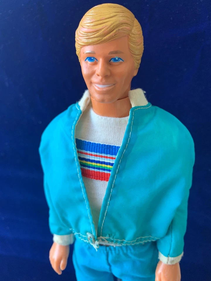Кукла Mattel 1978 'Sun Lovin' Malibu Ken в винтажном синем наряде ветровки - Изображение 2 из 4
