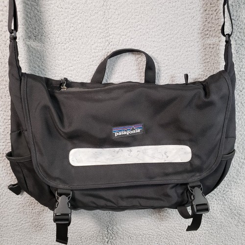 Patagonia Half Mass Computer Messenger Bag Black Rare Reflective Padded Pockets - Picture 2 of 16