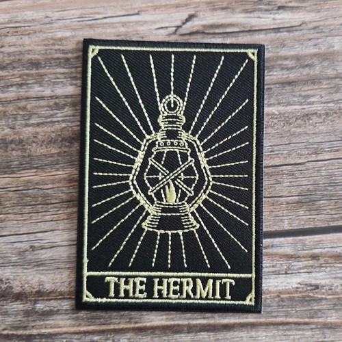 The Hermit Lantern Tarot Witchy Occult Gothic Iron on Patch - Bild 1 von 2