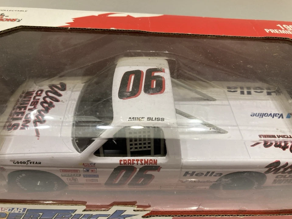Super Trucks Ford NASCAR 1995 Mike Bliss Racing Champions #06 escala 1:24 Foto 3 de 4
