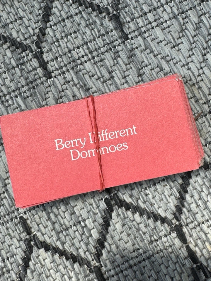 Cesta de juego Stawberry Shortcake 1981 vintage cuatro juegos divertidos “Berry” Parker Bros Foto 4 de 4