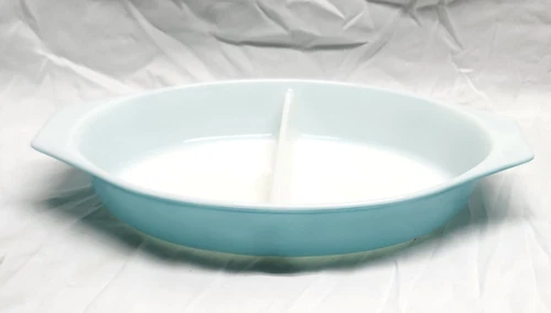 Vintage Pyrex Oval Turquoise 1  1/2 Qt Divided Casserole Dish #7 No Lid 9