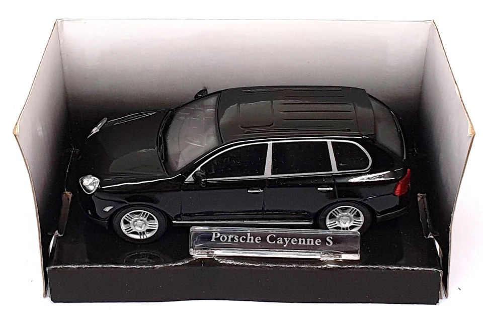 Cararama масштаб 1/43 литая 230D - Porsche Cayenne S - черная - Изображение 4 из 4