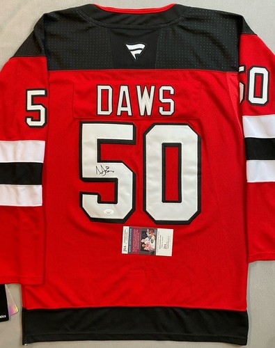 NEW JERSEY DEVILS- NICO DAWS AUTOGRAPH #50 FANATICS RED JERSEY JSA CB31505 - Picture 2 of 5