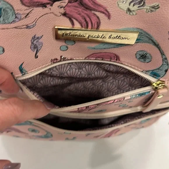 Рюкзак для подгузников Petunia Pickle Bottom LITTLE MERMAID Ariel Method сумка Disney - Изображение 3 из 4