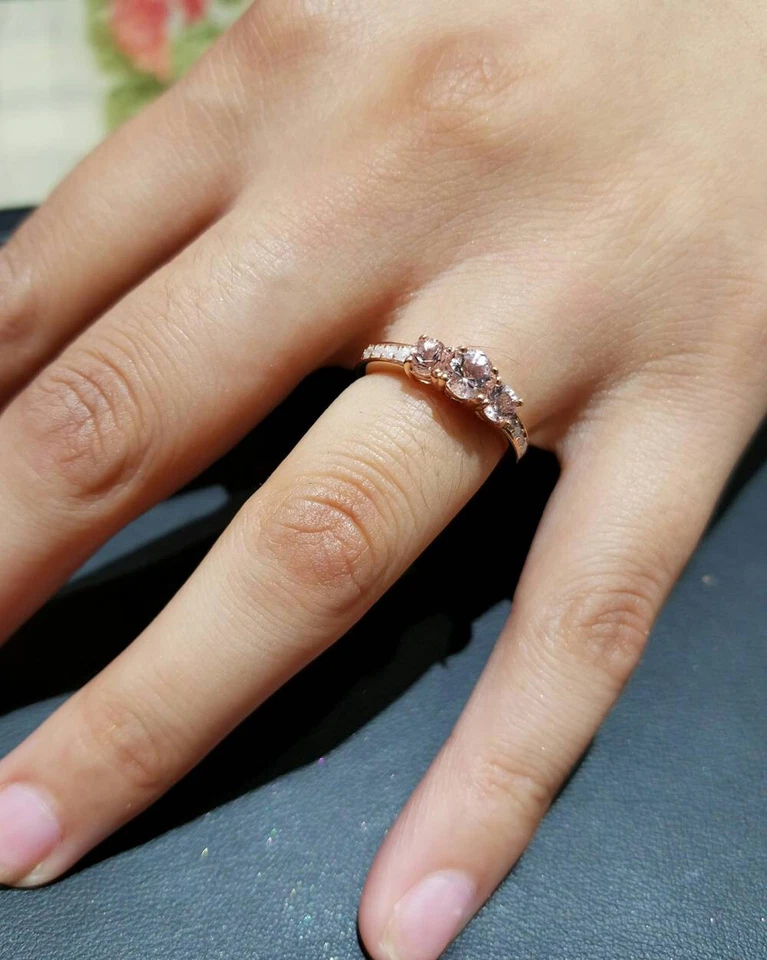 1 克拉摩根石和钻石 3 石戒指 10k 玫瑰金 — 第 4/4 张图片