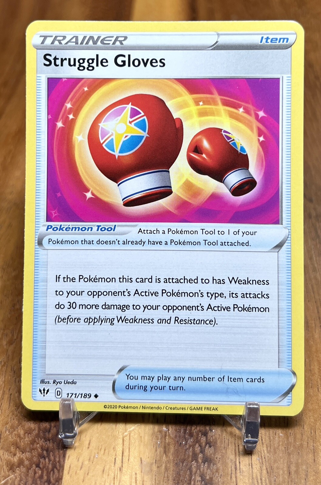 Struggle Gloves 171/189 Non Holo Darkness Ablaze Trainer Item Pokemon Card NM