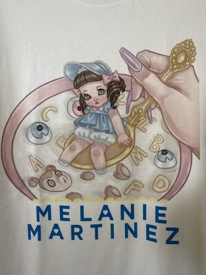 MELANIE MARTINEZ: CRY BABY- “ALPHABET BOY” T-SHIRT. Size: L