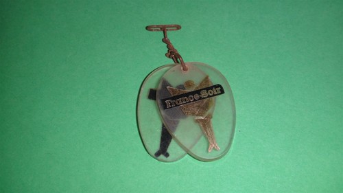 50' AD " FRANCE SOIR " FRENCH DAILY NEWSPAPER NO LONGER EXIST PLASTIC KEYCHAIN - Picture 10 of 12