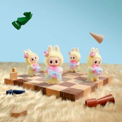 Labubu The Monsters Let's Checkmate Queen Pendant 100% Authentic New Limited Ed - Picture 4 of 5