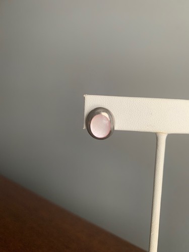 Vintage pale pink stone stud earrings set in 92.5 Sterling silver - Picture 2 of 8