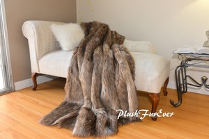 60" 72" 84" Brown Exotic Wolf Exotic Coyote Custom Made USA Throws Blankets 60" 72" 84" Brown Exotic Wolf Exotic Coyote Custom Made USA Throws Blankets