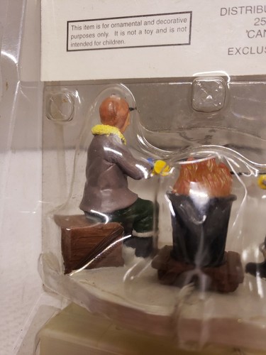 ACCESORIO ILUMINADO PORCELANA LEMAX 2001 ""PESCADOR DE HIELO - Imagen 11 de 12