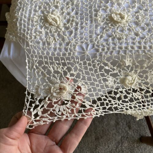 Vintage Handmade Crochet Tablecloth Triangular Ivory Floral Delicate Granny Rare - Picture 4 of 9