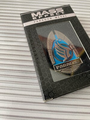Mass Effect Paragon Medal Enamel Pin Badge Emblem Charm Figure N7 Shepard