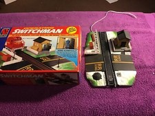 Life Like HO Scale Operating Switchman w/ Lighted Building #8203