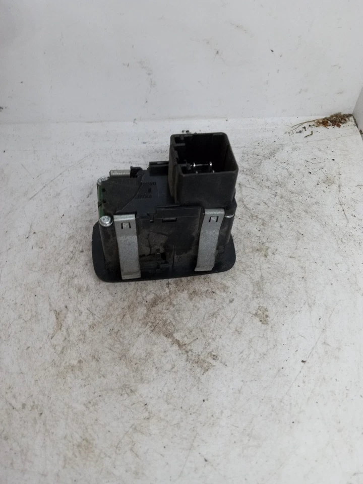 Interruptor de ventana de puerta trasero izquierdo Dodge Charger 2013-201768110863AB Foto 4 de 4