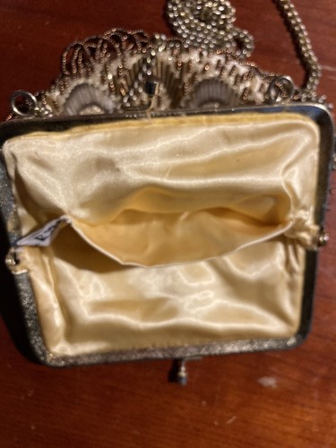 VINTAGE GOLD & BROWN LA REGALE HAND BEADED PURSE MADE IN HONG KONG WITH FRINGE - Picture 11 of 13